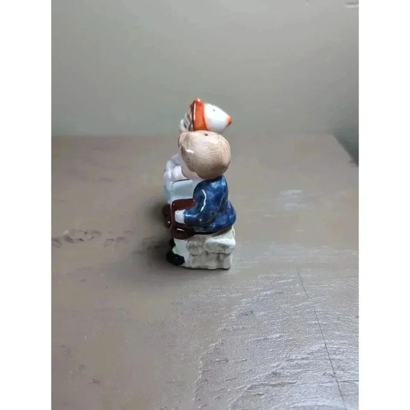 Antique Boy & Girl on Bench W/ Accordion Salt and Pepper Shakers Occupied Japan - Picture 5 of 10